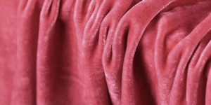 What are the characteristics of velvet fabric? How to clean velvet fabric?