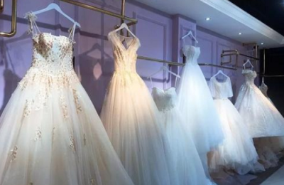 What are the wedding dress fabrics? How much does it cost?