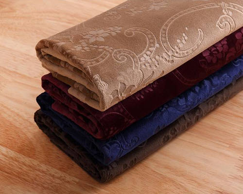 What is velvet? What are its advantages and disadvantages?